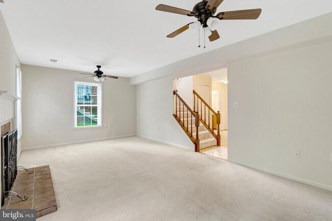 Building Photo - 5964 Norham Dr