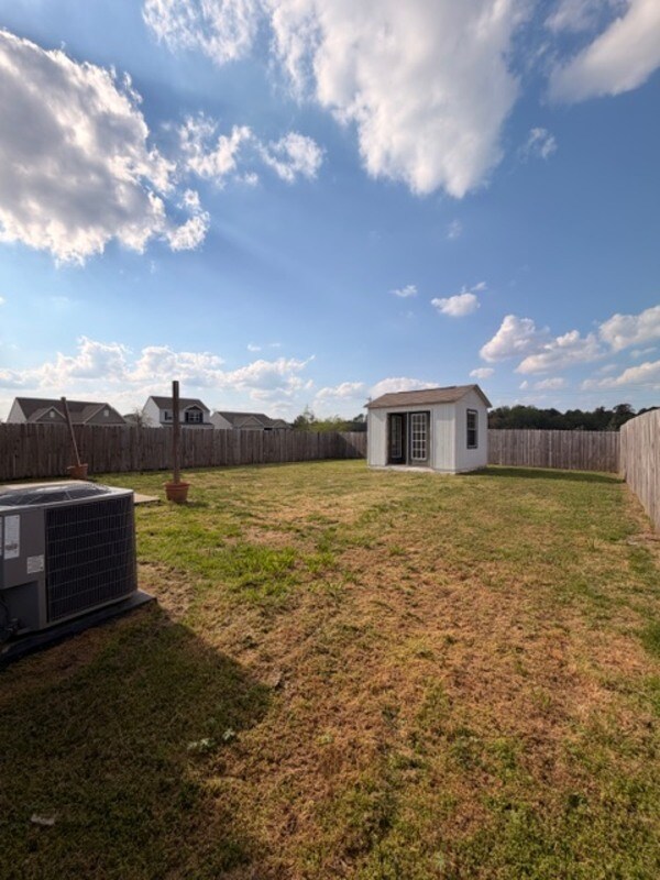 Building Photo - 925 Turkey Berry Ln