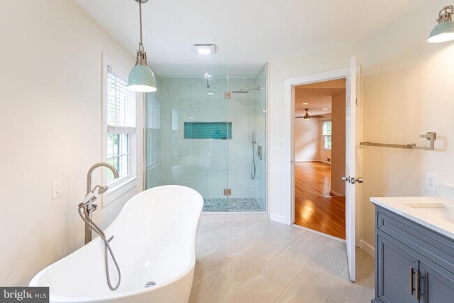 Building Photo - 14912 Emory Ln