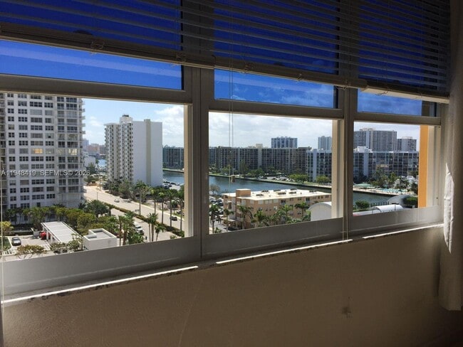 Building Photo - 2501 S Ocean Dr