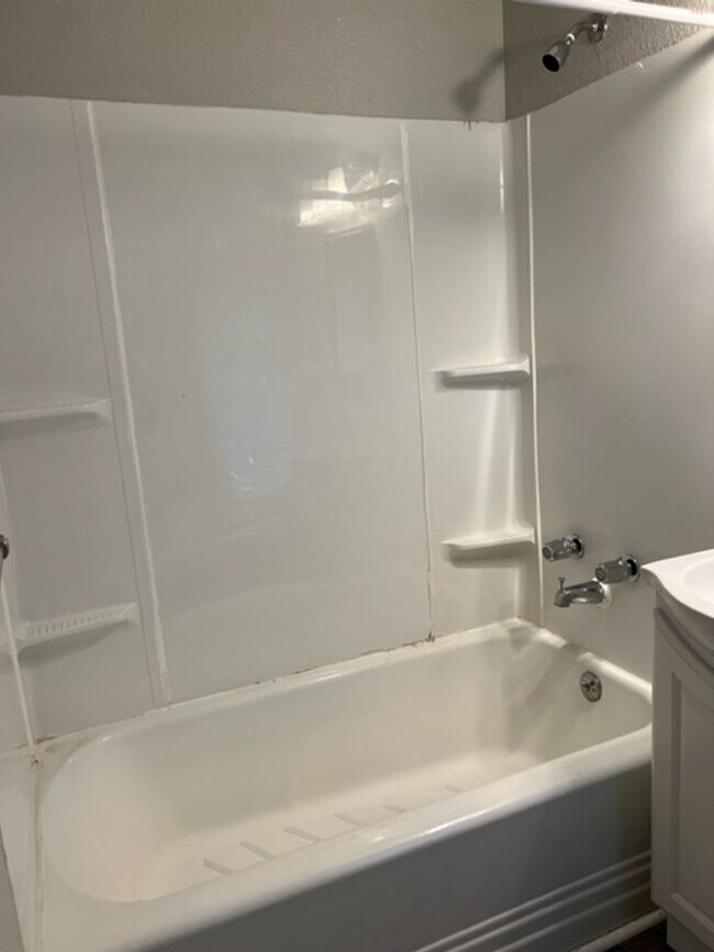 Building Photo - 339 5th St