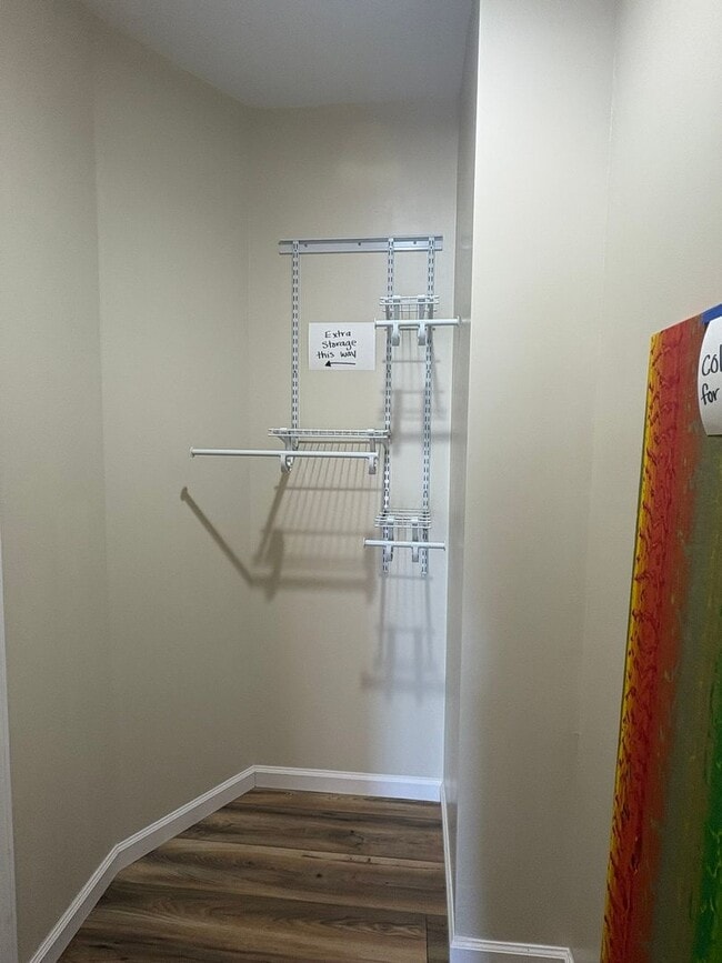 Building Photo - 4 Bedroom 3 Bath House