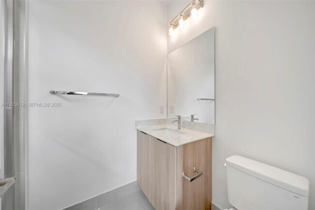 Building Photo - 1427 SW 23rd St