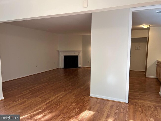 Building Photo - 11400 Turnmill Ln