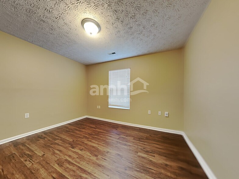 Building Photo - 3725 Waterbridge Ln