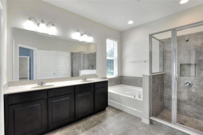 Building Photo - 1900 Wind Meadows Dr
