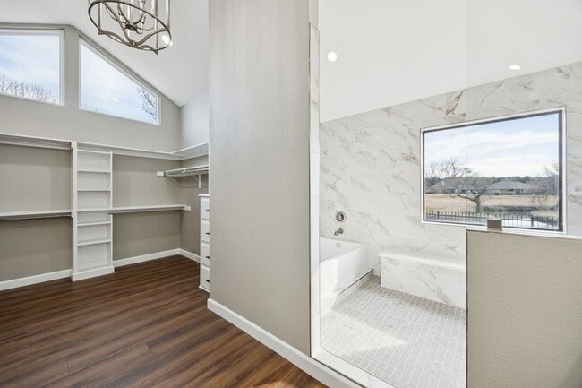 Building Photo - 1317 Meandering Way