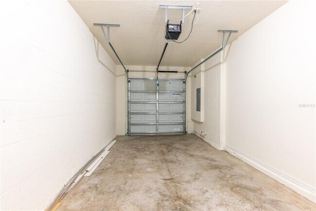 Building Photo - 33027 Tulip Petal Ln