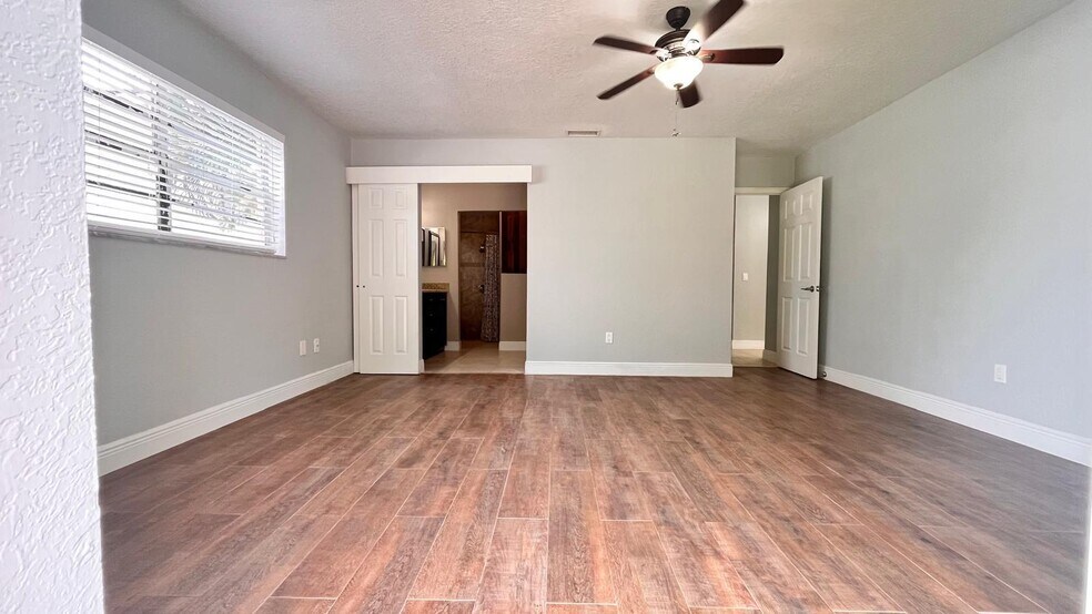 Building Photo - 11535 Sanderling Dr