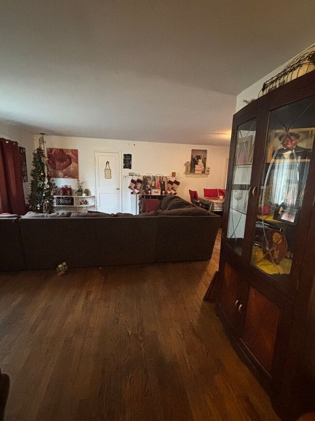 Building Photo - 2200 Loop Rd