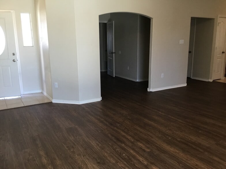 Building Photo - 804 Ocate Meadows Dr NE