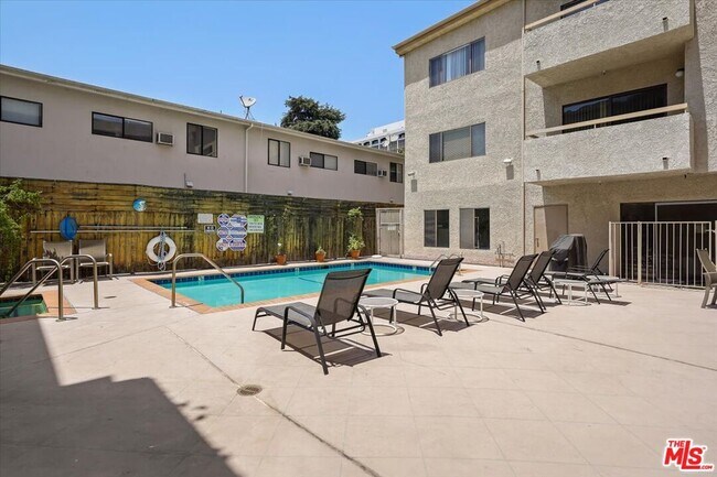 Building Photo - 14630 Dickens St