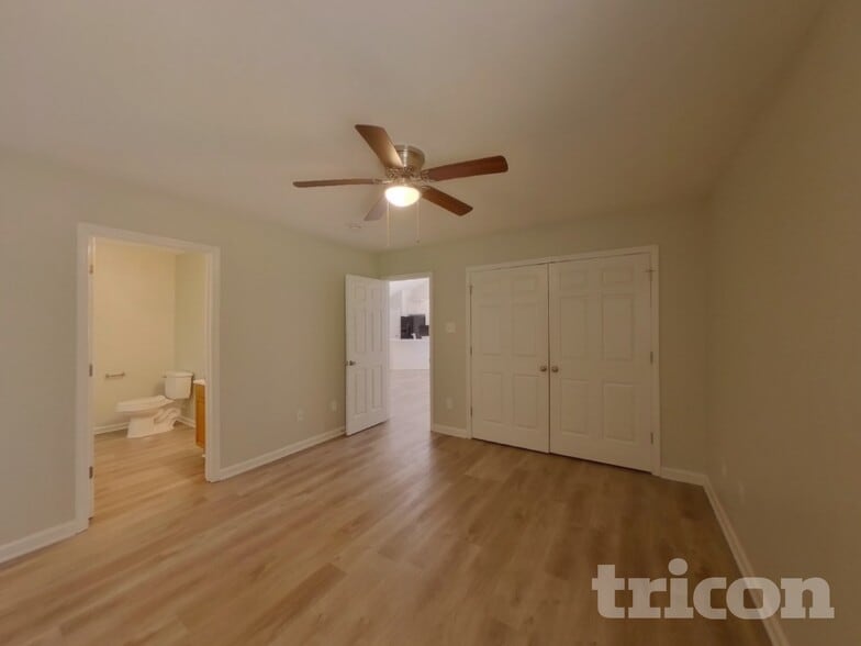 Building Photo - 1585 Kingston Dr