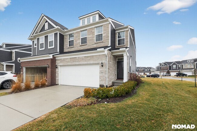 Building Photo - 2851 Fairgrove Cres