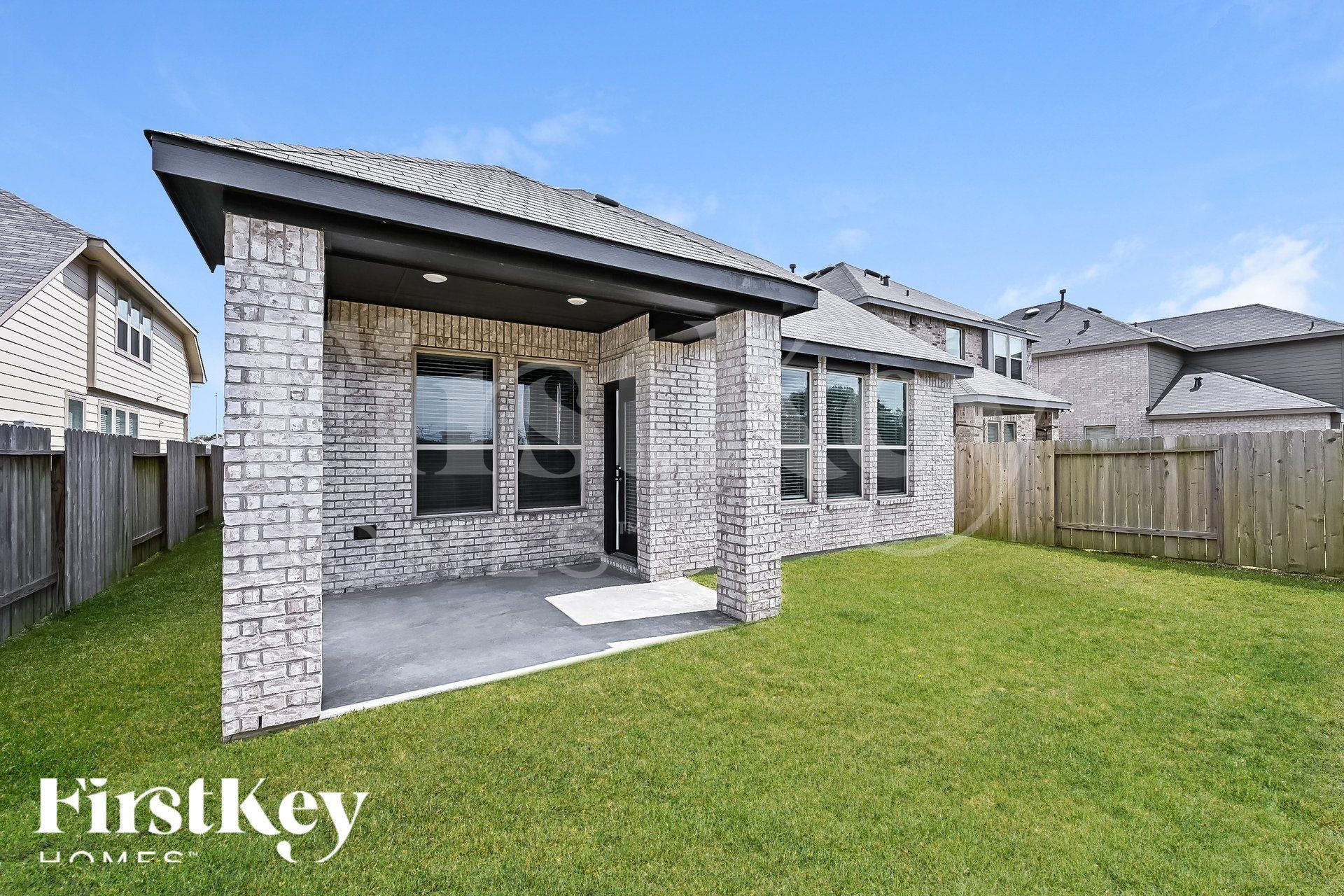 Building Photo - 12319 Summerbrook Dr