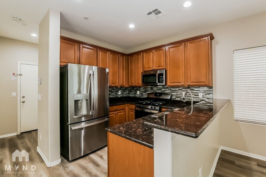 Building Photo - 7608 Tiffany Lamp Ct