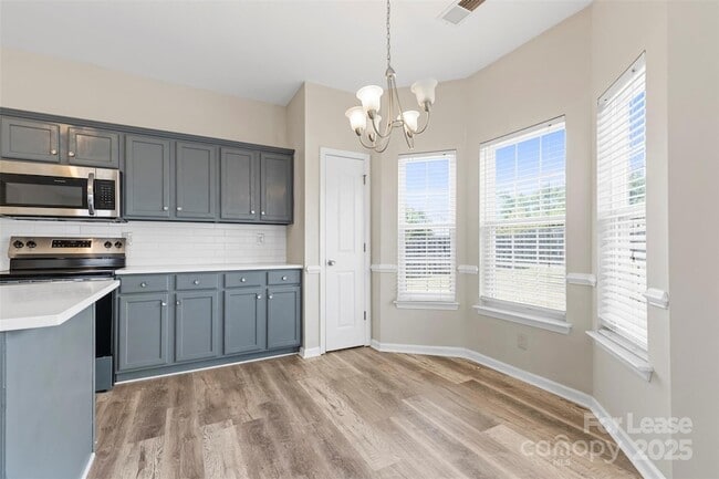 Building Photo - 16061 Stuarts Draft Ct