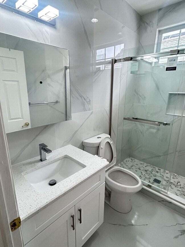 Building Photo - 14 Crystal Dr