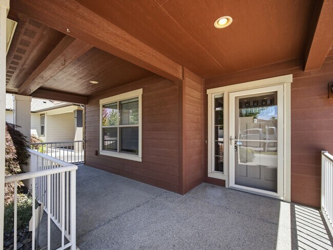 Building Photo - Spacious Unfurnished Home in Liberty Lake | Modern Living in a Prime Location/55+ housing community