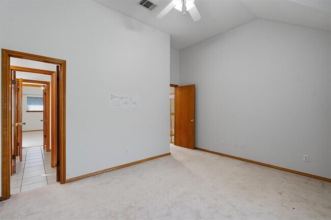 Building Photo - 1903 Port Royal Dr