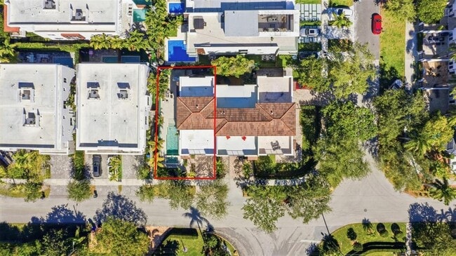 Building Photo - 2515 NE 18th St