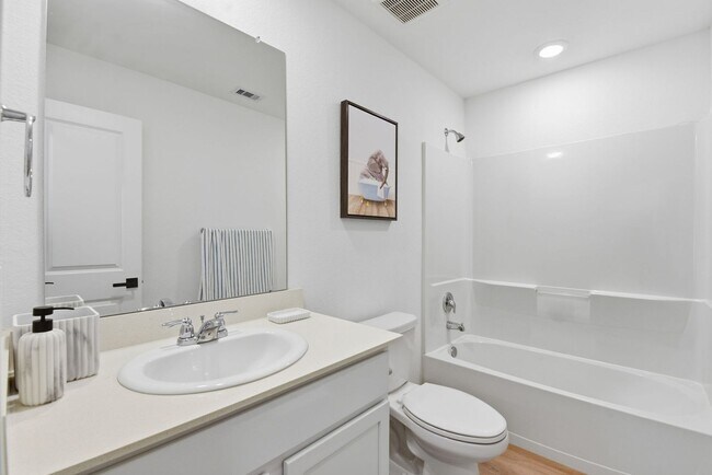 Building Photo - Gorgeous all renovated Home in New Caney, TX!.