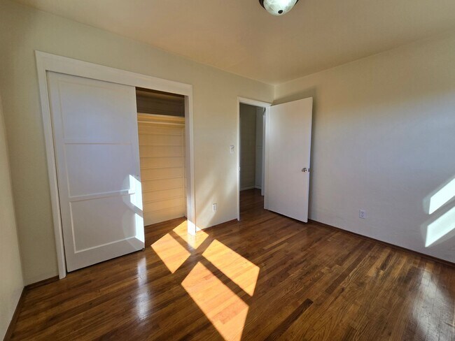 Building Photo - 588 1/2 McIntosh St