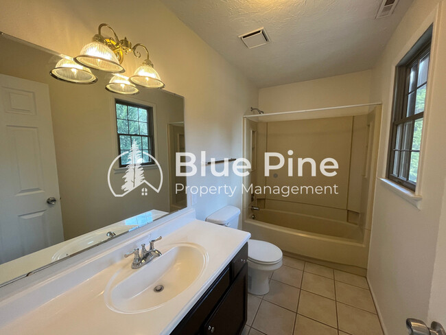 Building Photo - 3267 Merlin Dr