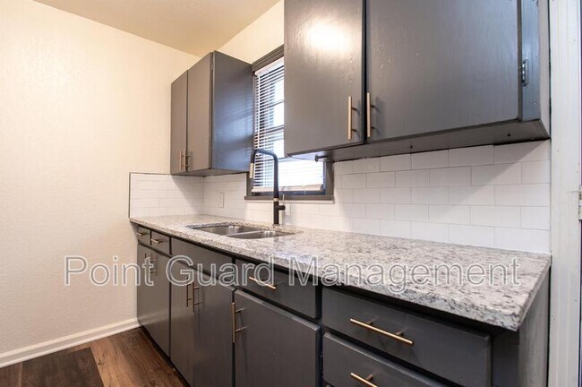 Building Photo - 3201-3207 S Waco Ave