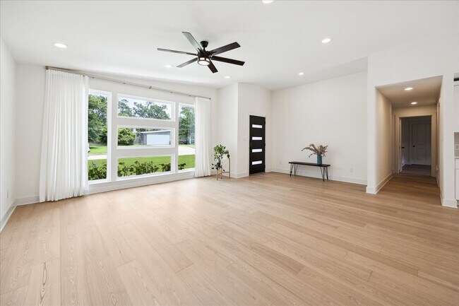 Building Photo - 10159 Brinwood Dr