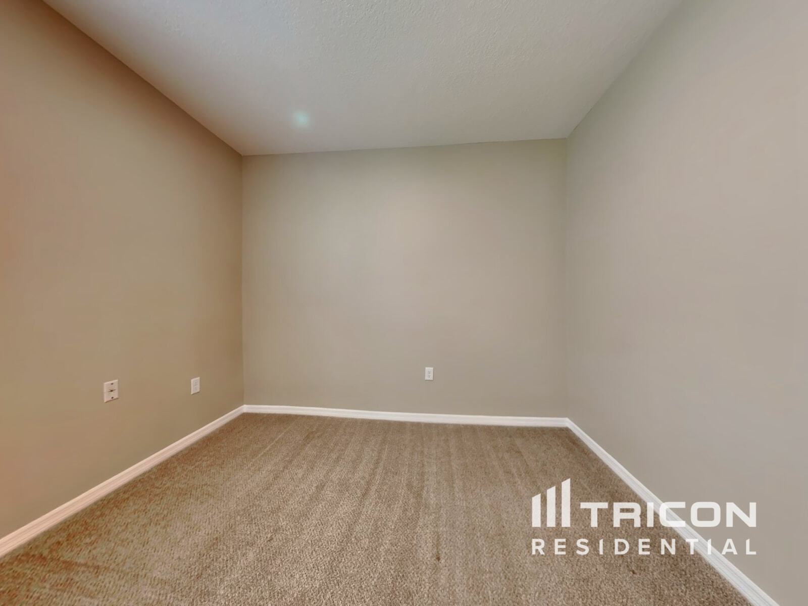 Building Photo - 500 Pinecrest Loop