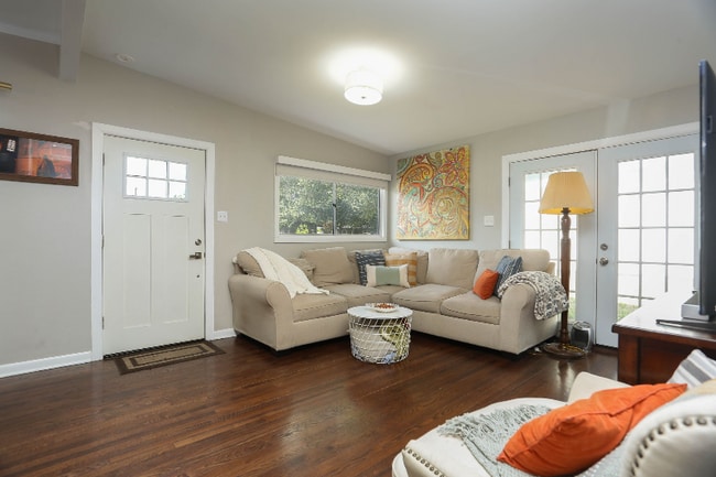 Building Photo - 514 Brightwood Pl
