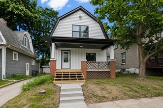 Building Photo - 403 N 9th St