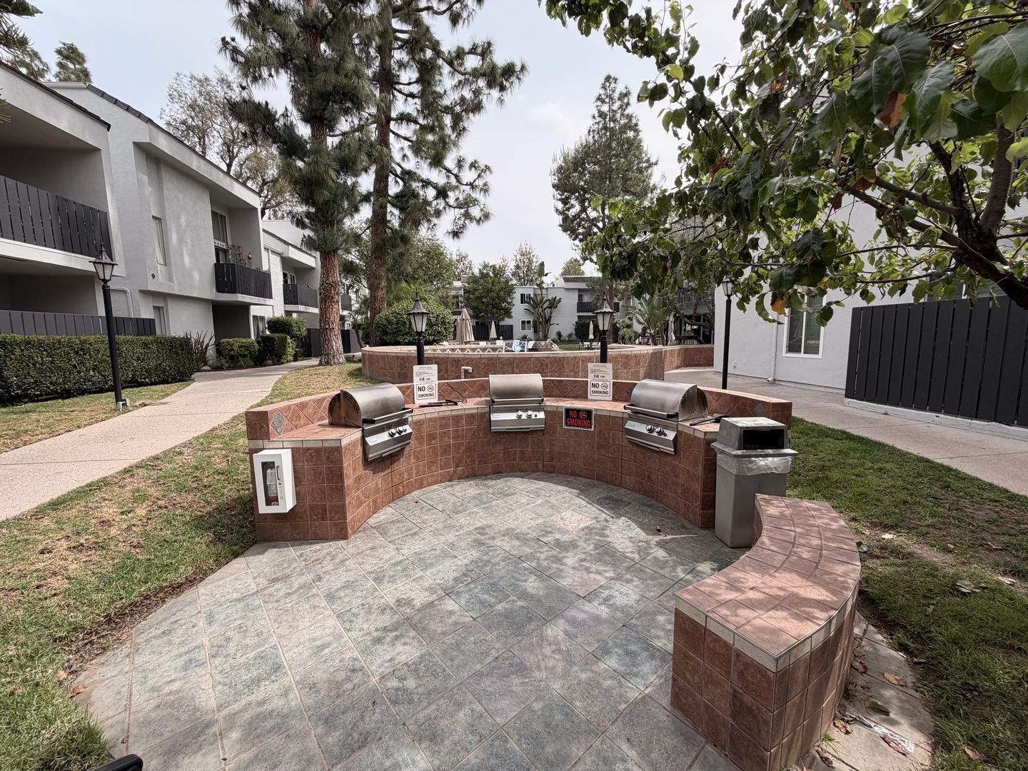 Building Photo - Cat-Friendly Condo with Private Cat Patio Enclosure + Resort-Style Amenities in Tarzana!