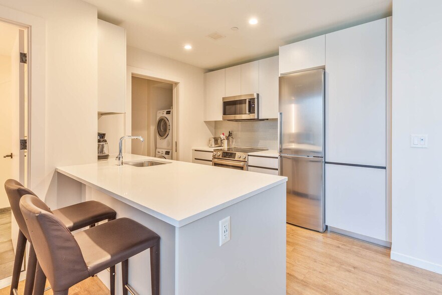 Building Photo - 131 Seaport Blvd
