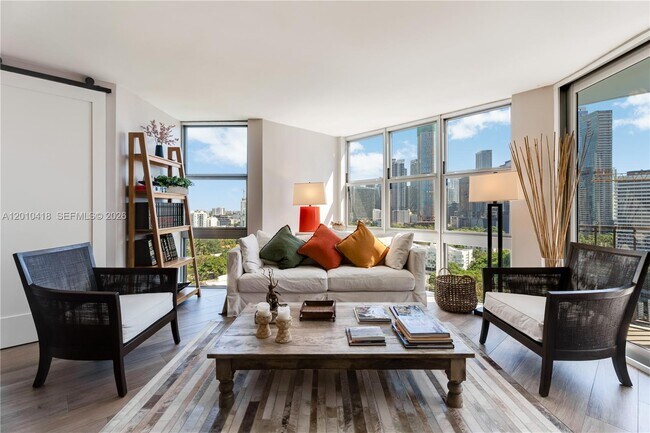 Building Photo - 1901 Brickell Ave