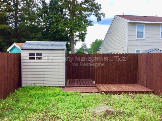 Building Photo - 430 Falling Ln