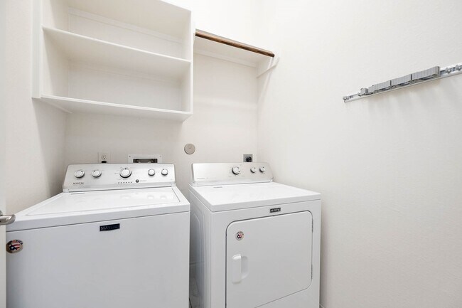 Building Photo - 2622 Mountain Sage Dr