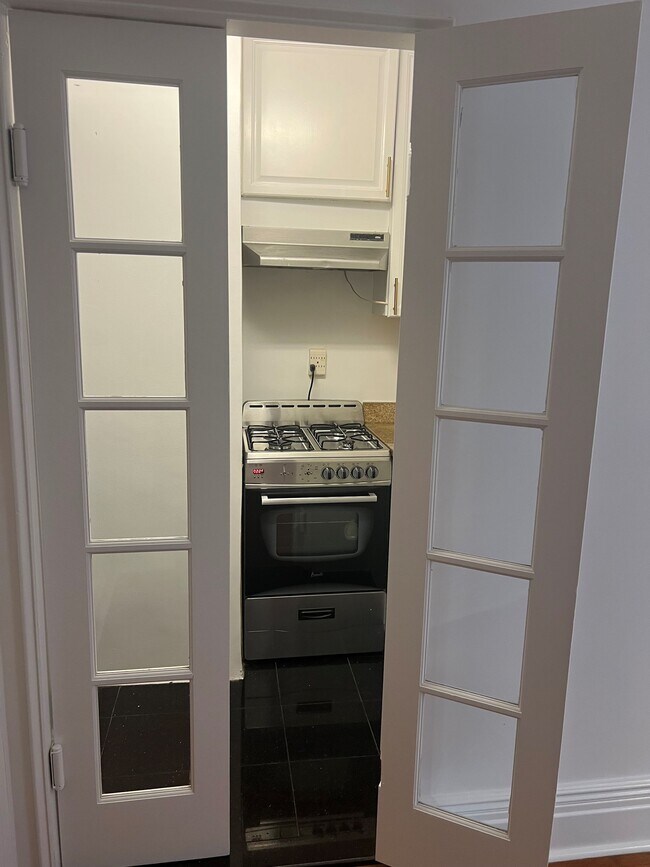 Building Photo - 157-163 E 72nd St