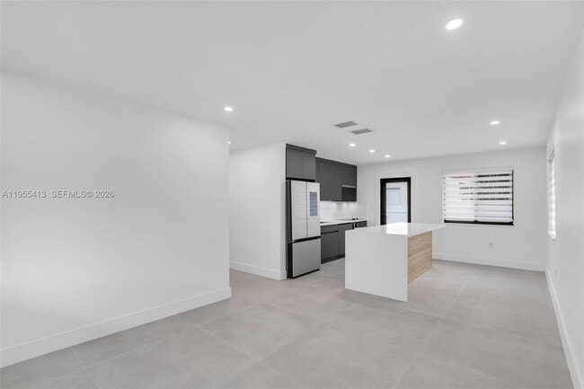 Building Photo - 1293 SW 22nd Ave