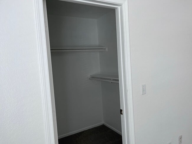 Building Photo - COMING SOON! 3 bed 3 bath Town house with ...