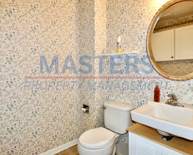 Building Photo - 160 Quail Rd