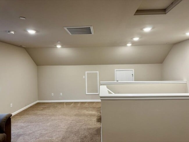 Building Photo - Air Conditioned Beautiful Home in Lynnwood