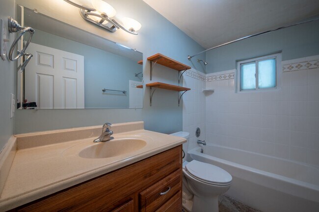 Building Photo - Rutrough Road