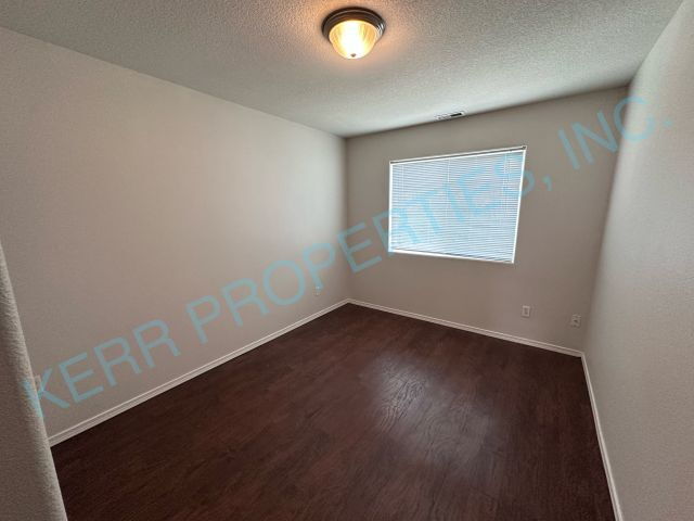 Building Photo - 1111 SW 6th Way