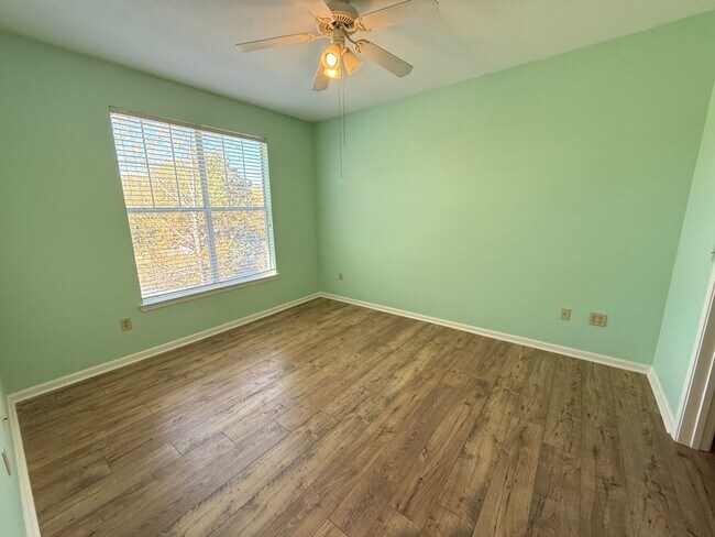 Building Photo - 2 Bedroom 1 Bath Condo at Concord West of the Ashley - Charleston