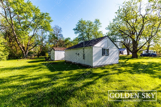 Building Photo - 2321 N Macedonia Ave