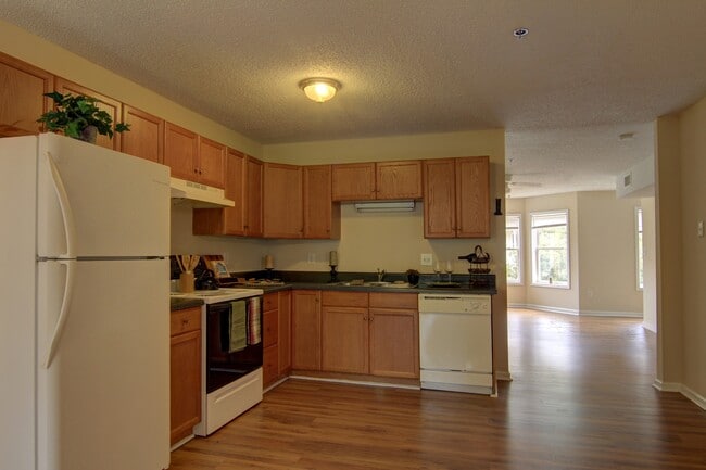 Building Photo - 1850 Cedar Shoals Dr