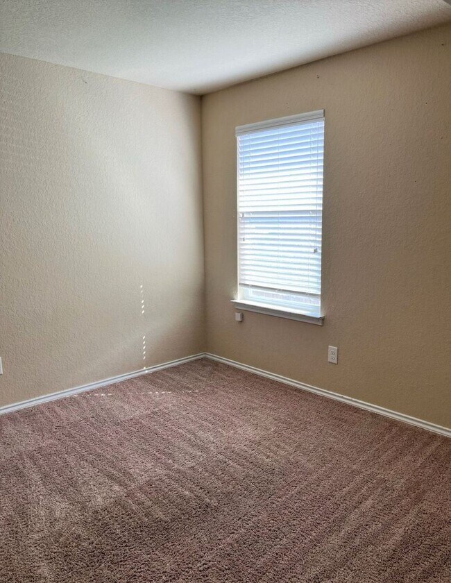 Building Photo - 4 br, 2 bath House - 3538 Robin Mdw