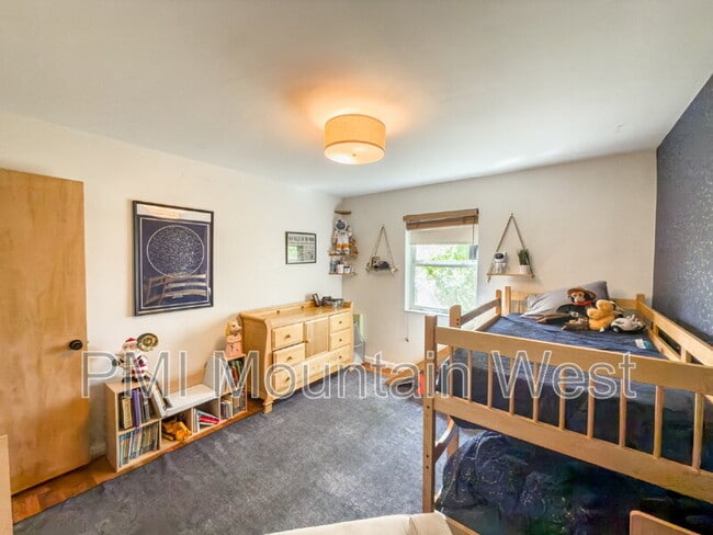 Building Photo - 2323 Bryan Ave